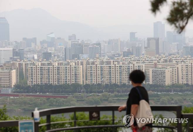 서울 성동구 응봉산에서 바라본 강남구 일대 아파트단지 [연합뉴스 자료사진]