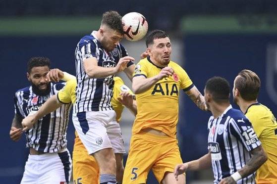 2020년 11월 열린 WBA와 토트넘의 경기 모습. 2020~21시즌 WBA는 다시 한번 2부 리그로 강등당했다. [연합뉴스]