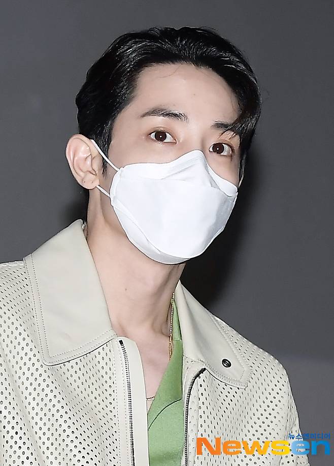 Actor Lee Soo-hyuk attended the stage greeting of the film Pipeline (director Yoo Ha) at Lotte Cinema Cheongryangri in Dongdaemun-gu, Seoul on the afternoon of May 29.The movie Pipeline is a crime entertainment film depicting six masters who dream of stealing hundreds of billions of oil hidden under the land of Korea, and their team play. Actors Seo In-kook, Lee Soo-hyuk, Mung Mun-seok, Badabin and Yoo Seung-mok appear.