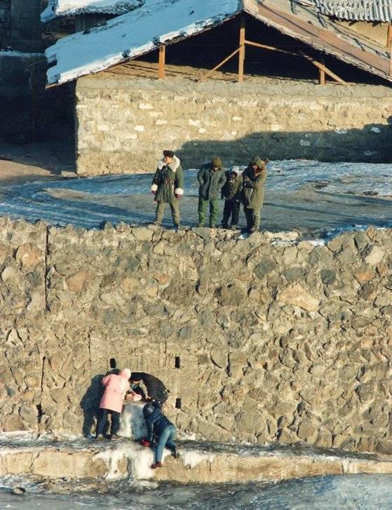 북한 두만강변 밀수 현장. 중앙포토