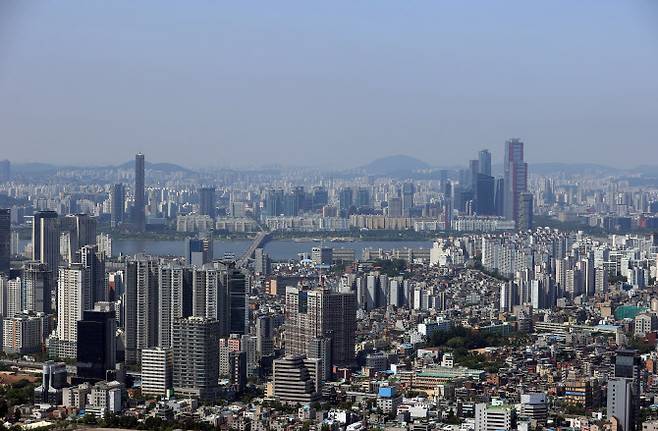 서울 남산에서 내려다 본 아파트 단지. (사진=연합뉴스)