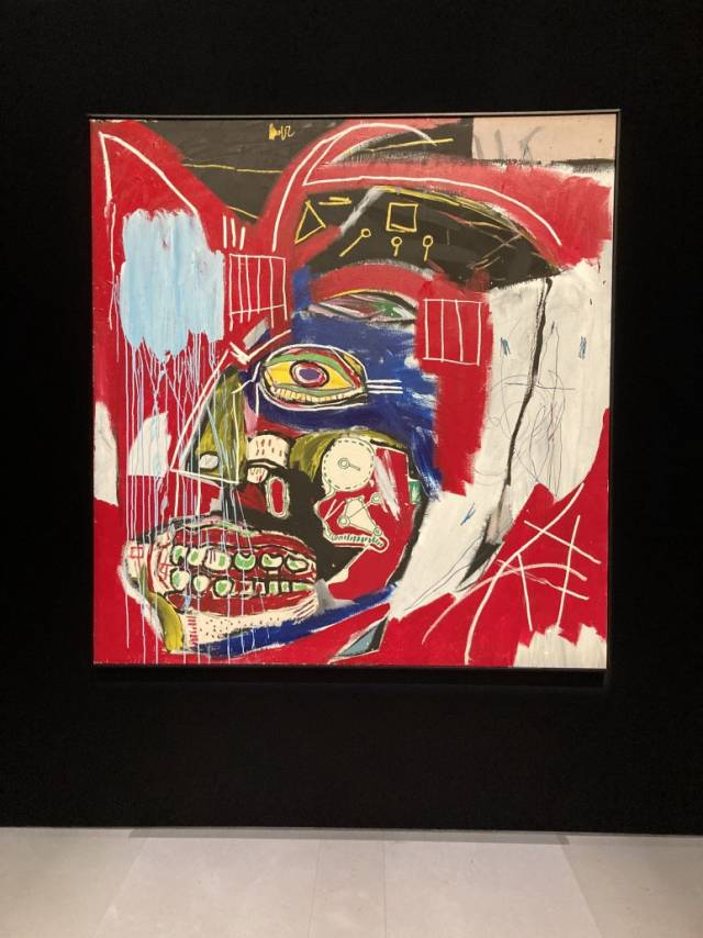 장 미셸 바스키아의 '인 디스 케이스(In This Case)'가 5월 11일 열린 크리스티 뉴욕 이브닝세일에서 약 1,047억원(9,310만달러)에 낙찰됐다. 바스키아 작품 중 두번째로 높은 낙찰가이며, 지난 2002년 11억원에 팔린 바스키아의 작품이 19년 만에 100배 가까이 값이 올랐음을 확인시킨 사례다.