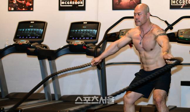 금광산이 로프를 이용해 근력 강화 훈련을 하고 있다. 이주상기자 rainbow@sportsseoul.com