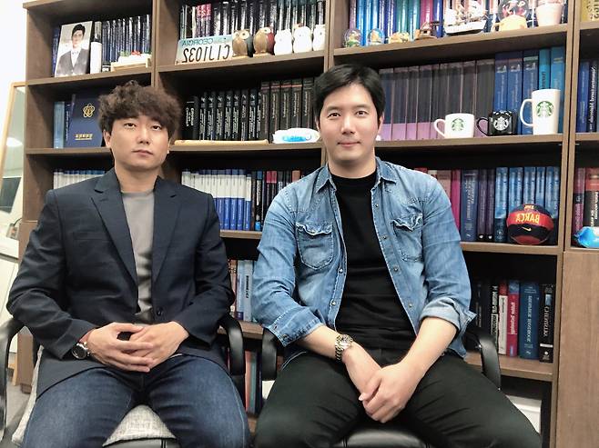 김병현(왼쪽) 박사와 김명진 경북대 교수.[한국에너지기술연구원 제공]