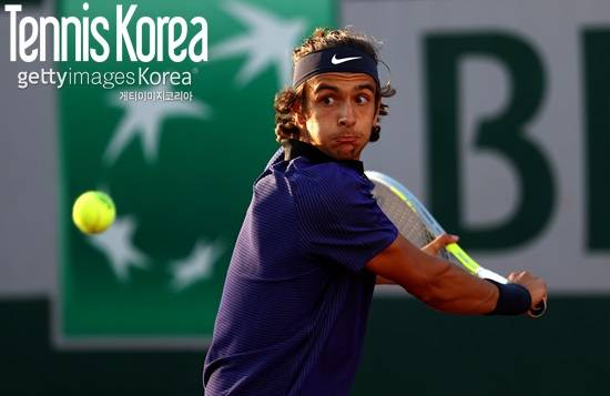 첫 그랜드슬램 본선에서 시드자들을 물리치고 3회전에 진출한 무세티