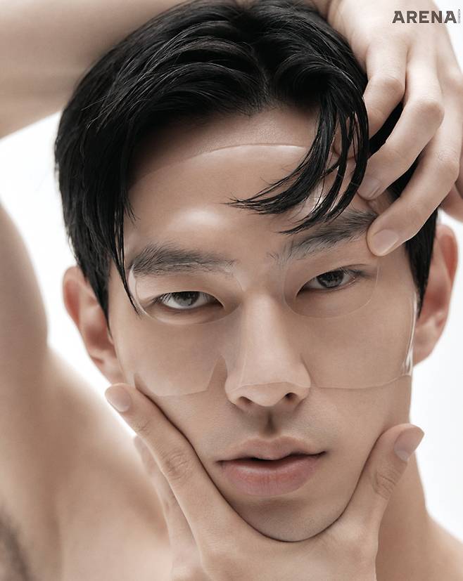 상·하단으로 분리 구성되어 피부에 밀착되고, 볼륨 광채와 탄력 리프팅을 선사하는 고기능성 하이드로겔 힐러 더블 볼륨 마스크 4매 1세트 4만8천원 리쥬란 코스메틱 제품.