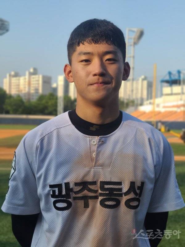 광주동성고 김도영이 6일 목동구장에서 열린 제75회 황금사자기 전국고교야구대회 겸 주말리그 왕중왕전 6일째 세광고전 패배 후 인터뷰 중인 모습. 목동 | 최익래 기자