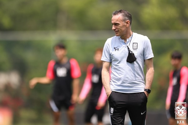 파울루 벤투 한국 축구 대표팀 감독. 대한축구협회