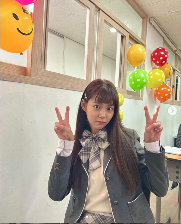 Han Seung-yeon, a member of the group Kara, reported on his recent situation.Han Seung-yeon posted a photo of The Graduate and uniform on his instagram on the 9th.The netizens who encountered it commented, My sister is a foul .., It is so cute, No ... is it true during my sister!Meanwhile, the web drama Life Dum She starring Han Seung-yeon is released every Thursday and Friday at 6 pm.Photo: Han Seung-yeon SNSa fairy tale that children and adults hear togetherstar behind photoℑat the same time as the latest issue