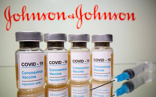 얀센(존슨앤드존슨)의 코로나19 백신의 일러스트. (사진=AFP/연합뉴스)