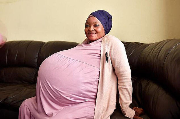 남아프리카공화국에서 ‘열 쌍둥이’ 출산 소식이 전해졌다. 8일 현지매체 IOL은 남아공 가우텡주의 한 여성이 임신 29주차에 제왕절개로 10명의 쌍둥이를 낳았다고 보도했다. 지난달 서아프리카 말리 여성이 아홉 쌍둥이를 낳은 지 한 달 여만이다.
