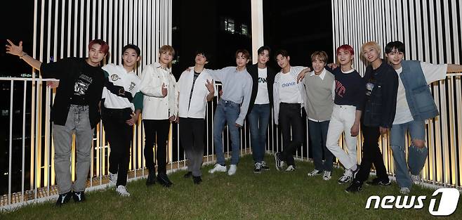 더보이즈. 왼쪽부터 에릭, 케빈, 상연, 선우, 현재, 영훈, 주연, 주학년, 큐, 제이콥, 뉴/뉴스1 © News1 박세연 기자