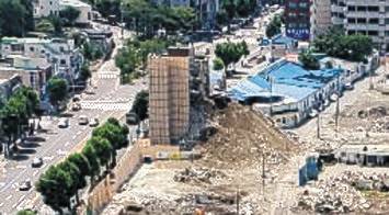 붕괴 건물의 사고 전날 모습. [뉴시스]