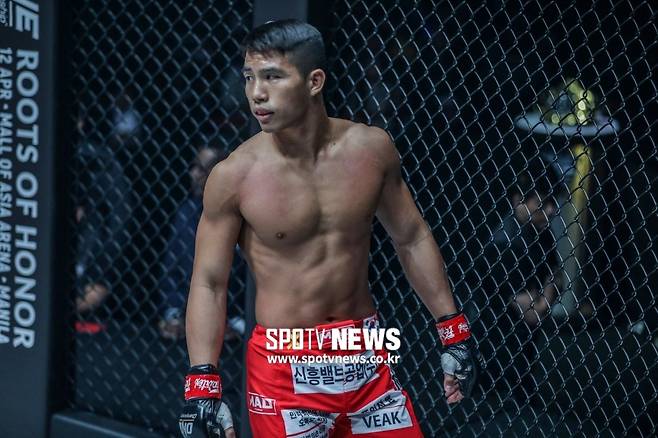 ▲ 윤창민이 지난 패배를 뒤로하고 다시 승리를 차지해 프로 전적 5승 1패가 됐다. ⓒ원챔피언십 제공