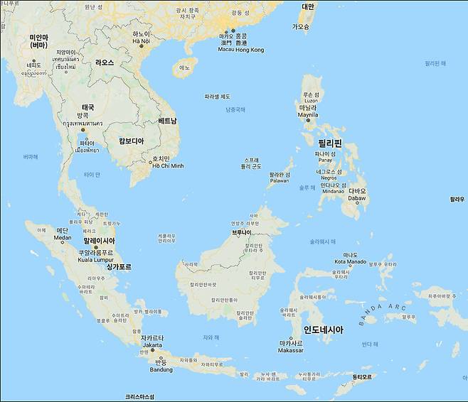 반다 제도 등 인도네시아 말루쿠군도는 정향과 육두구 등이 많이 나는 향신료의 본고장이다. 구글 지도