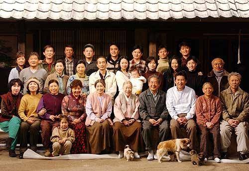 22년 동안 농촌 서민의 삶을 보여줬던 드라마 '전원일기' 출연 배우들. MBC 제공