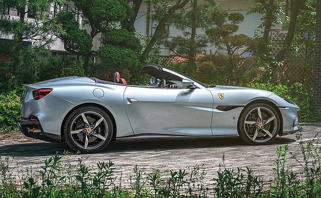 페라리 포르토피노 M