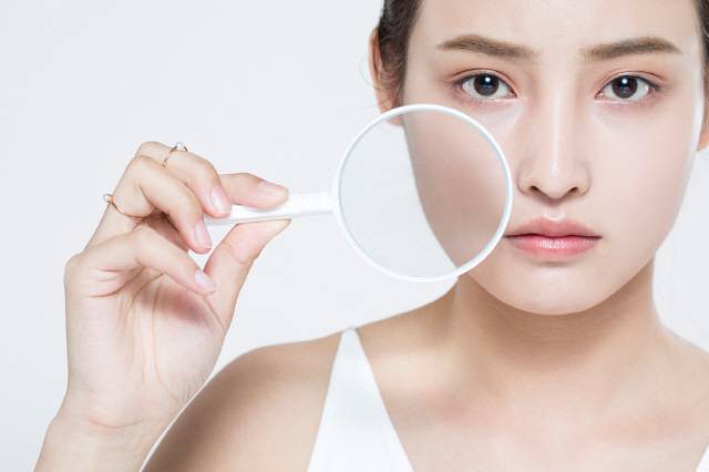 여름에는 일광화상, 광과민성 피부질환, 농가진, 곤충교상 등 다양한 피부 질환이 나타날 수 있어 주의해야 한다./사진=클립아트코리아