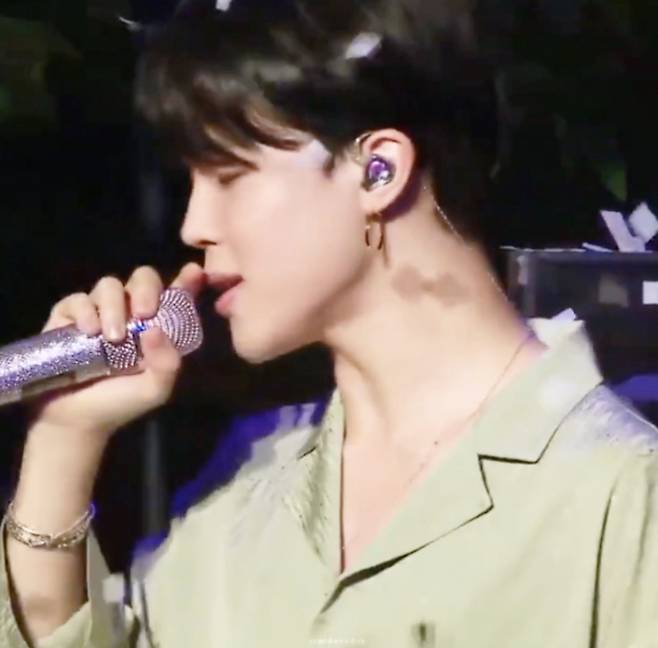 '블랙홀급 별가루 음색' 방탄소년단 지민, 日CDTV 라이브 아름다운 음색+초고음 폭발..'퍼펙트 보컬'