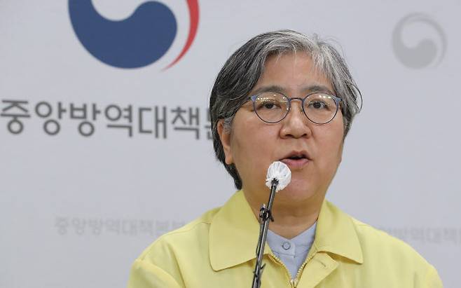 정은경 질병관리청장(중앙방역대책본부장)이 17일 오후 충북 청주시 질병관리청에서 열린 코로나바이러스 감염증(코로나19) 정례 브리핑에서 3분기 코로나19 예방접종 계획을 설명하고 있다. (사진=연합뉴스)