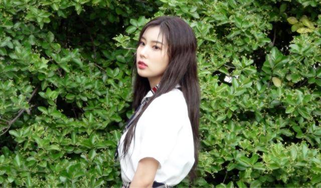 그룹 아이즈원 출신 강혜원이 공식 유튜브 채널을 오픈했다. 에잇디엔터테인먼트 제공