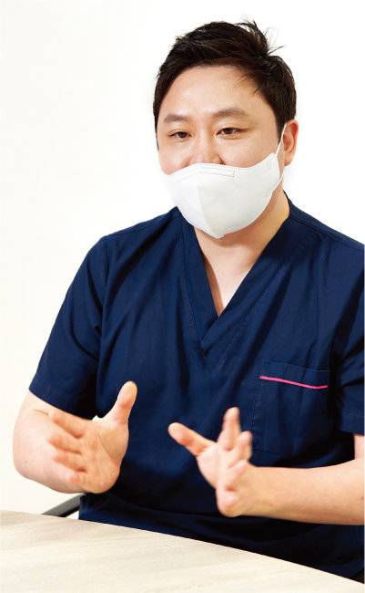 매일 미국 3배 레버리지 ETF(상장지수펀드) 종목을 매수하는 ‘무한매수법’을 개발한 라오어 씨. [홍중식 기자]