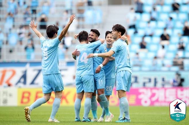 21일 우즈베키스탄으로 출국한 대구FC. (한국프로축구연맹 제공) © 뉴스1