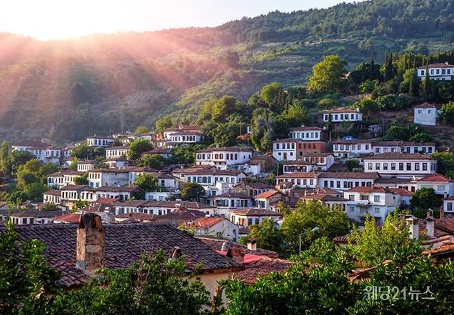 사진 : 터키문화관광부 한국 홍보 사무소 GEOCM, 쉬린제 마을 전경