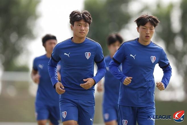 수원 삼성의 정상빈(왼쪽)(한국프로축구연맹 제공)© 뉴스1