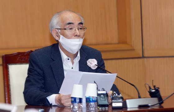 김기선 광주과학기술원(GIST) 총장이 기자회견을 열고 그동안 사의와 번복 등 논란에 대한 입장을 밝히고 있다. [뉴스1]