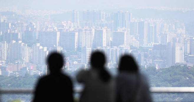 서울 남산에서 바라본 아파트 단지의 모습.(사진=연합뉴스)