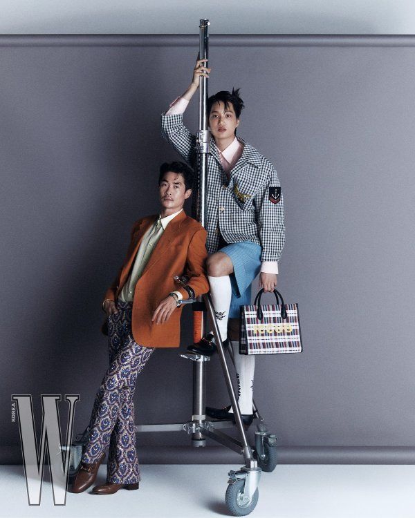 A fashion picture with EXO Kai and model Bae Jin-nam was released.Kai and Bae Jin-nam, which featured the July issue.First, Kai showed a sophisticated and boyish look by matching white Eton sneakers with blue color GG multicolor wool cotton cardigan and print details.In addition, it combines with collections such as green-multicolor knitwear with Argyle pattern, check shirt with light blue - RED color, and small multicolor check top handle tote bag with embroidery detail, and produced a stylish pictorial image.Bae Jin-nam also attracted attention by attracting attention by digesting the collection of RED silk shirts with GG motifs and bow details, Blue organic denim pants, white - Blue - multicolor allover sequin pants.The video that shows the wit and charm of the two can be seen through the July issue of <W. Korea> and SNS channel.