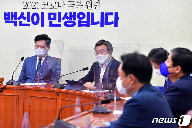 더불어민주당 윤호중 원내대표가 25일 오전 국회에서 열린 최고위원회의에서 발언을 하고 있다. (C) News1 이동해 기자