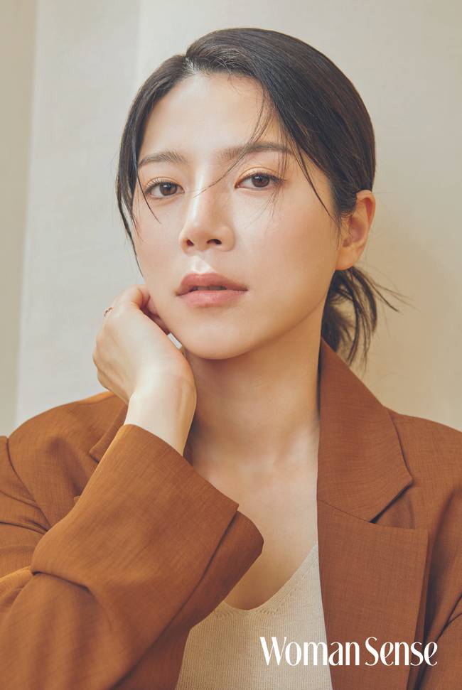 Singer yang ji-eun has revealed a neat atmosphere.The monthly magazine Woman Sense released a photo interview with Yang Ji-eun, who was selected as Jin in TV Chosun Tomorrow is Miss Trot 2 (hereinafter referred to as Miss Trot 2) following singers Song Ga-in and Lim Young-woong on June 25.In the open photo, Yang ji-eun dressed in a simple mood costume and gave a neat atmosphere.I have been a fan of someone, but I have never thought that someone will be a fan of me, said Yang Ji-eun, who said of his changed routine after winning the Miss Trot 2.He also revealed why he turned from Chrysanthemc to trot singer.The recovery period has been prolonged after kidney donation to my father, who was sentenced to a deadline for diabetes complications, he said.I forgot about music because it was hard to do Chrysanthemc, which is powerful in the dance when singing, he said.I tried music again after watching Trot1, he said.Yang ji-eun also expressed affection for Husband, a Dentist, as a person who prays for my happiness more than me.Thank you to Husband, who quit the Office for me and is committed to parenting, he said.