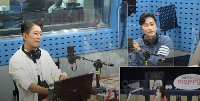 Psychiatrist Yang jae-jin has revealed anecdotes in the past, emphasizing distance between mother and child.On June 25, SBS Power FM Hwa-Jeong Chois Power Time featured a brother of Yang Jae-woong, a psychiatrist, as a guest.The brothers said, When we talk on the air or on the radio, we advise that we need to keep a distance between the obsolete and the child, but my mother was hard at first.In the case of Yang jae-jin, I had a hard time to come to my mother who was going to come without a word after leaving my home.I decided to say to my mother, Son is an adult, but he does not come to me. I will change the password.He hasnt contacted me in six months, he said.At that time, when I was thinking about marriage, I thought that if my mother visits home at will, my marriage will be difficult.If I knew that my marriage would be delayed, I would not have to be so decisive. Then Hwa-Jeong Choi said, I think I did it because my girlfriend could come and my wife would be more nervous.