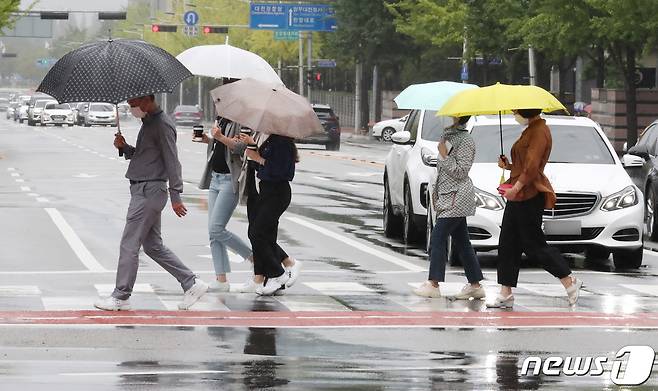 밤사이 대전지역에 많은 비가 내리면서 가개통한 홍도지하차도가 한때 통제되는 등 시설피해가 발생했다. (자료사진) © News1 김기태 기자