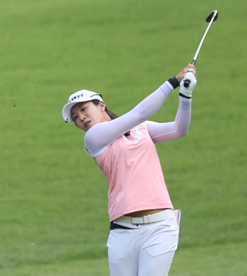 2021년 한국여자프로골프(KLPGA) 투어 BC카드·한경 레이디스컵 골프대회 우승을 차지한 임진희 프로가 최종라운드에서 경기하는 모습이다. 사진제공=KLPGA