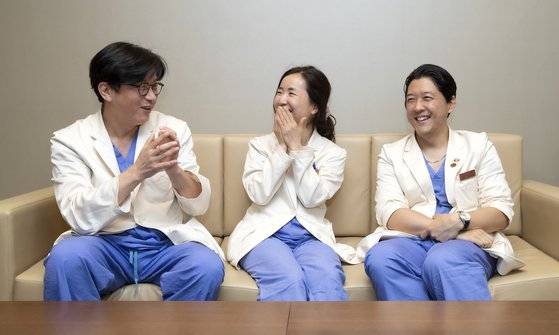 삼성서울병원 양지혁 심장외과, 오수영 산부인과, 이상훈 소아외과 교수(왼쪽부터). 임현동 기자