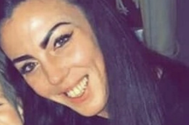 약물 중독으로 오랜 기간 고생한 그녀는 지난달 17일 영국 덤프리스 자택에서 숨진 채 발견됐다. 아버지가 목숨 걸고 구한 귀한 딸은 그렇게 허망하게 세상을 떠났다.
