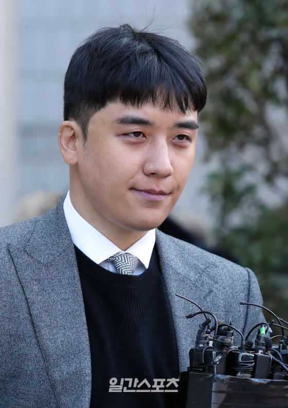 Victorious (Lee Seung-hyun) said he was sorry to the people but appealed for injustice in the allegations that he relied on the leaked Jung Joon-young Dont bonder.On the morning of the 30th, the Innocent Defendant newspaper about victorious was held at the General Military Court of the ground operation command of Yongin City, Gyeonggi Province.The judge asked the prosecution to ask questions, but The Attorney insisted on the rights of the state newspaper, saying, The Innocent Defendant newspaper will be at the end from the time of the initial witness application.It is right to do the military prosecutor because the prosecution has never said that it will not do the Innocent Defendant newspaper because of arbitrary procedures, the military judge said at the Attorney request. Why did not you confirm the request for the opposition newspaper in the last trial?The Attorney said, We have already applied several times, and as we know, the military prosecutors have never asked for the Innocent Defendant newspaper.It doesnt make sense to check the procedure at The Attorney location.The prosecution has never asked for the Innocent Defendant newspaper, so of course we prepared it as a state newspaper. However, the military judge did not accept the Attorney request and said, Even if the prosecution did not apply for the Innocent Defendant newspaper, the victorious side denies all the charges, and it would have been natural for the military prosecutor to proceed with the Innocent Defendant newspaper.The military prosecutors, who had the opportunity to first in the Innocent Defendant newspaper at the discretion of the judge, asked questions such as When did you debut? Where did you work in the country? How do you do Baccara, do you do with dice?The judge also stressed that speech the questions that hover at the core.Victorious also said, The military prosecutor asked, Did you know that there was a conversation in the katok room? It was only a Japanese party in the katok room.There are several chat rooms and five other SNSs, Lee Yong. There are 500 messages that are accumulated even if you miss it for a while.I can not say that I saw and knew everything because the message came. The reason for mentioning only Japanese businessmen in Jung Joon-young Dont boater is I called all the acquaintances of the world while preparing for Christmas party at the time.The acquaintances who called me also brought the group together, and they are not the only acquaintances in Korea. In the other room, the stories of acquaintances such as Vietnam, China and Malaysia came and went. The chat room is not really all of my life, he said. I am sorry to the people, but I have a conversation room with only acquaintances.Victorious is accused of violating the Act on the Aggravated Punishment of Specific Economic Crimes (e.g., embezzlement of food hygiene law, embezzlement of business, punishment of sexual violence crimes, etc. (e.g., Lee Yong shooting, camera, etc.), violating the Act on Punishment of Acts such as Arrangement of Prostitution (e.g., Arrangement of Prostitution), habitual gambling, and special assault teachers.