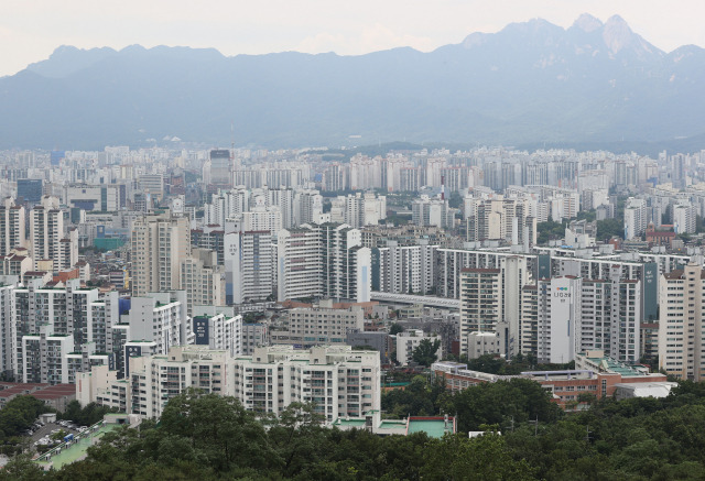 서울 불암산에서 바라본 노원구 일대 아파트./연합뉴스