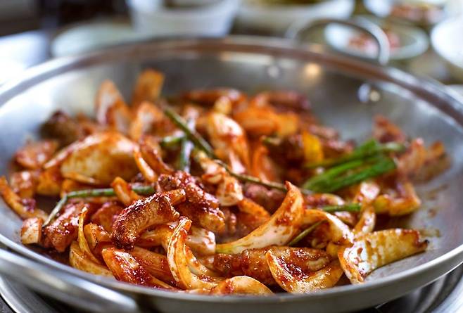 연탄초벌 양념곰장어 [사진/성연재 기자]