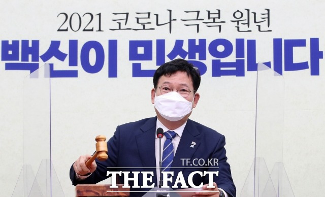 민주당은 이번 일을 계기로 윤 전 총장을 향한 공세 수위를 강화했다. 송영길 더불어민주당 대표는 윤 전 총장을 향해 "윤석열 후보의 책임 있는 언급이 필요하다"고 말했다. /남윤호 기자