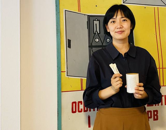 레바브 제품을 들어 보이는 김선옥 대표님.