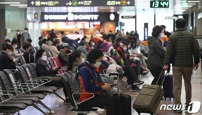 김해공항서 제주행 항공기 1편 지연..제주 강풍 영향