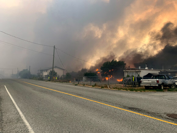 캐나다 현지시간으로 6월 30일, 폭염으로 시달리던 브리티시컬럼비아주에서 대형 산불이 발생했다 로이터 연합뉴스