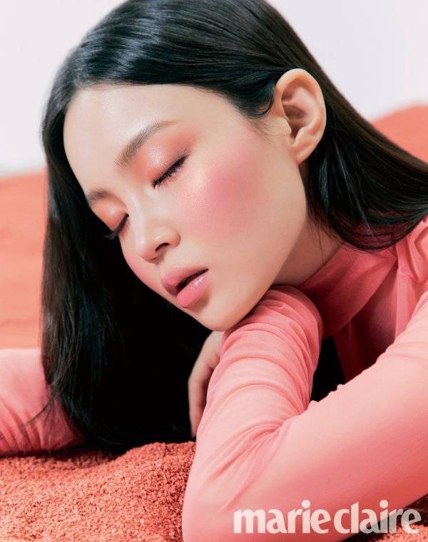 이하이 뷰티 화보, 발그레 블러쉬 메이크업