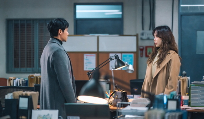 You are my Spring Seo Hyun-jin and Kim Dong-wook face in Police.The TVN Monday drama You Are My Spring (playplayplay by Lee Mi-na/director Jung Ji-hyun/produced Hwa-Andam Pictures), which first aired at 9 p.m. on July 5, tells the story of those living under the name of Adults with their seven years in their hearts, living in the building where the murder occurred.In My Spring, Seo Hyun-jin plays the role of Weiwoying Metropolitan Park, a psychiatrist who became a psychiatrist to make people want to live, so that he can live as if he were living people who were not living, and that he could live as if he were living a hotel concierge manager, The situation is spreading.In the last broadcast, Chae Joon (Yoon Park), who chose to die after leaving an orgol like a will to Kang Da-jung (Seo Hyun-jin), and Chae Joon, who crashed, were directly seen with both eyes and shocked by the intersection of Weiyuing Metropolitan Park (Kim Dong-wook), which made the house theater goosebump.In this regard, the scene of Police face-to-face between Seo Hyun-jin and Kim Dong-wook was captured.Kang Dae-jung, who was investigated by Detective in the play, was surprised when Weiwying Metropolitan Park came into Police.Kang Dae-jung, who was sitting in a chair and talking to Detective, seems to be calm, but suddenly the moisture is moistened by his eyes and reveals his feelings.At this time, when the week Weiyuing Metropolitan Park finds Kang Da-jung and approaches with a worried eye, Kang Da-jung looks at the week Weiyuing Metropolitan Park with a shocked look.As the two people who can not get their eyes off each other are included, they are raising questions about what stories would have come and gone from Police.Seo Hyun-jin and Kim Dong-wook are true actors who analyze and work closely from the gap between the ambassadors to the breathing, said the producer, Hua Andam Pictures. You expect three episodes of What will happen to the future of the never-predictable fate of Kang Da-jung and the week Weiyuing Metropolitan Park, and Youre My Spring. Its different, he said.(Photo Provision = tvN