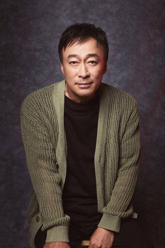 넷플릭스 공포영화 '제8일의 밤' 주연 배우 이성민을 6일 화상 인터뷰로 만났다. [사진 넷플릭스]