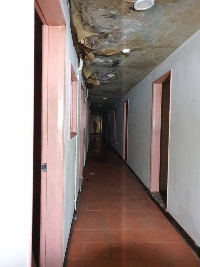 [창원=뉴시스] 강경국 기자 = 경남여성복지상담소와 경남여성단체연합, 도의원 등이 13일 오후 경남 창원시 마산합포구 성매매 집결지였던 '우정집'을 방문했다. (사진=김경영 경남도의원 제공). 2021.07.13. photo@newsis.com *재판매 및 DB 금지